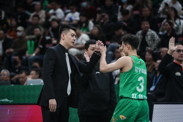 【观察】杨鸣归来收获开门红 辽篮只等郭艾伦回归